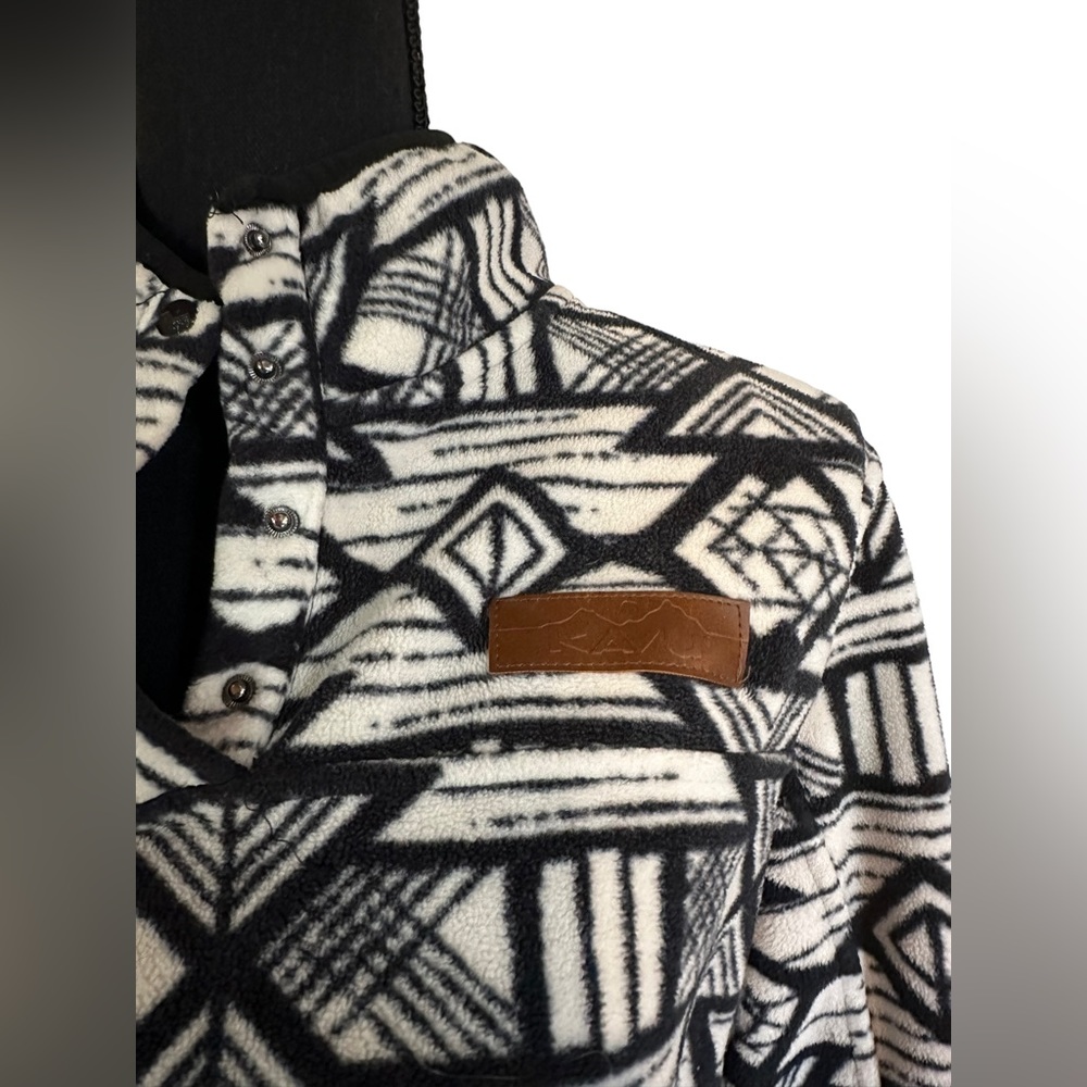 KAVU Women’s Cavanaugh Pullover
